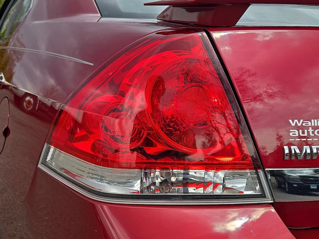 Used 2011 Chevrolet Impala LT FWD image 13