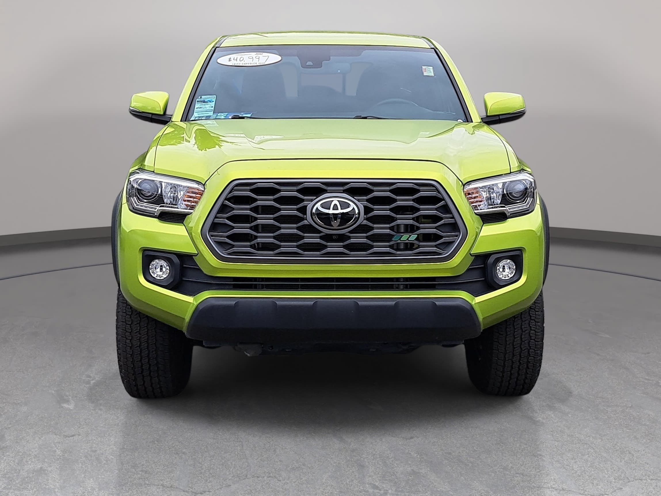 Used 2023 Toyota Tacoma TRD Off-Road w/ Technology Package AWD/4WD image 2