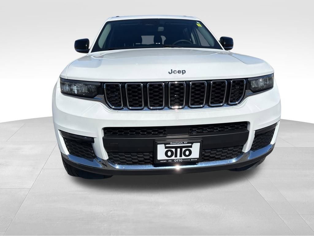 Used 2023 Jeep Grand Cherokee L Limited AWD/4WD image 2