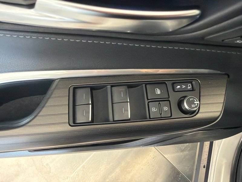 Used 2023 Toyota Venza Limited AWD/4WD image 21