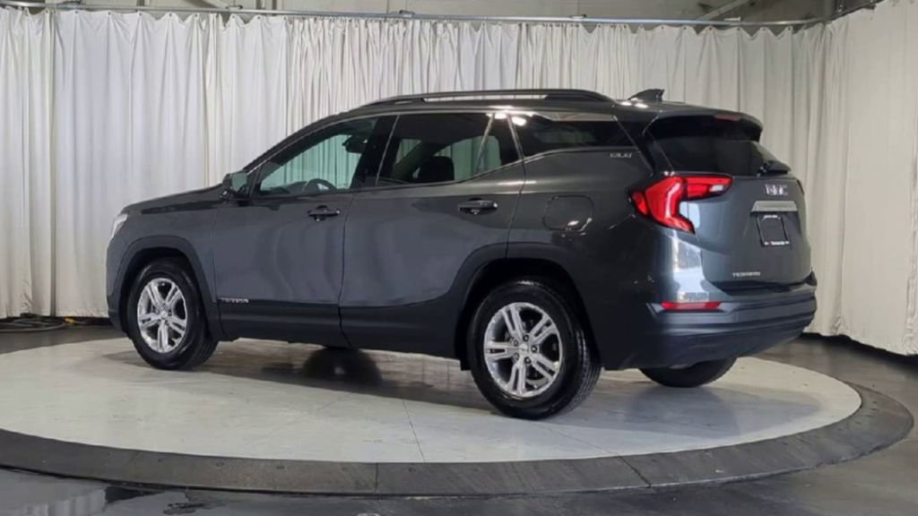Used 2019 GMC Terrain SLE w/ Driver Convenience Package FWD image 8