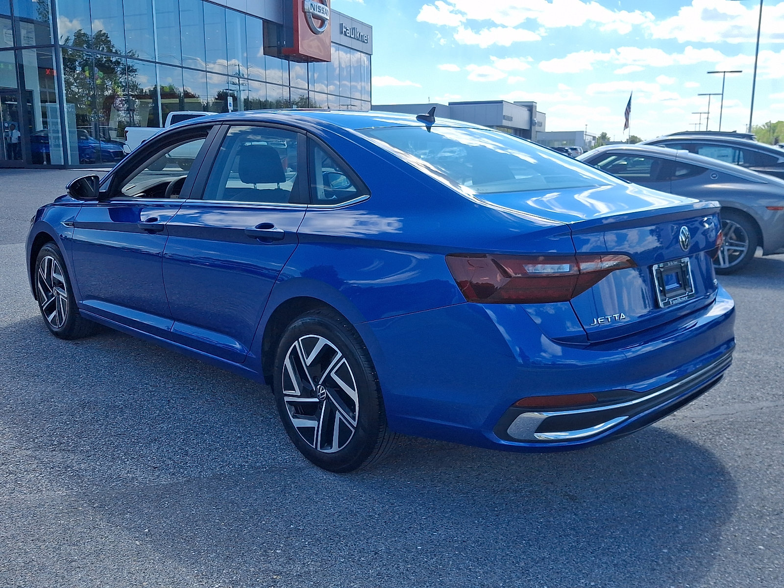 Used 2024 Volkswagen Jetta SEL FWD image 5