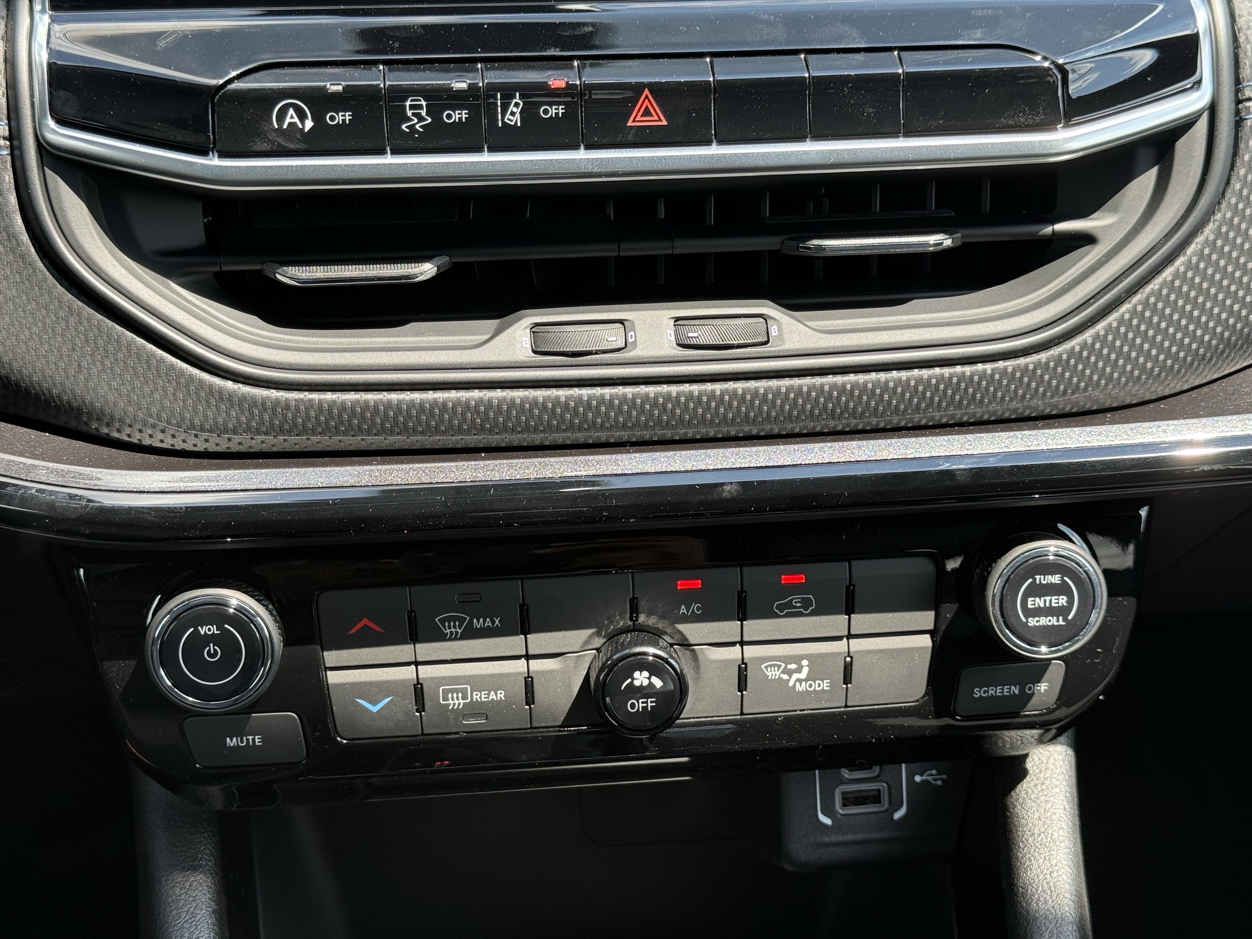 New 2026 Jeep Compass Latitude AWD/4WD image 26