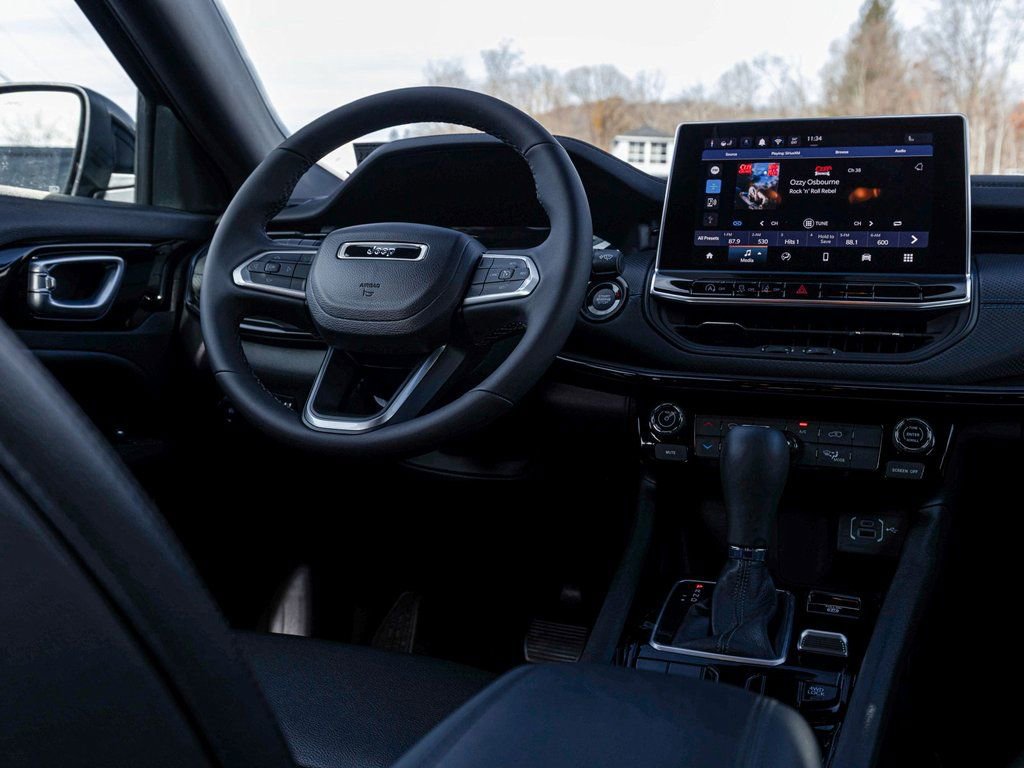 New 2026 Jeep Compass Latitude image 17