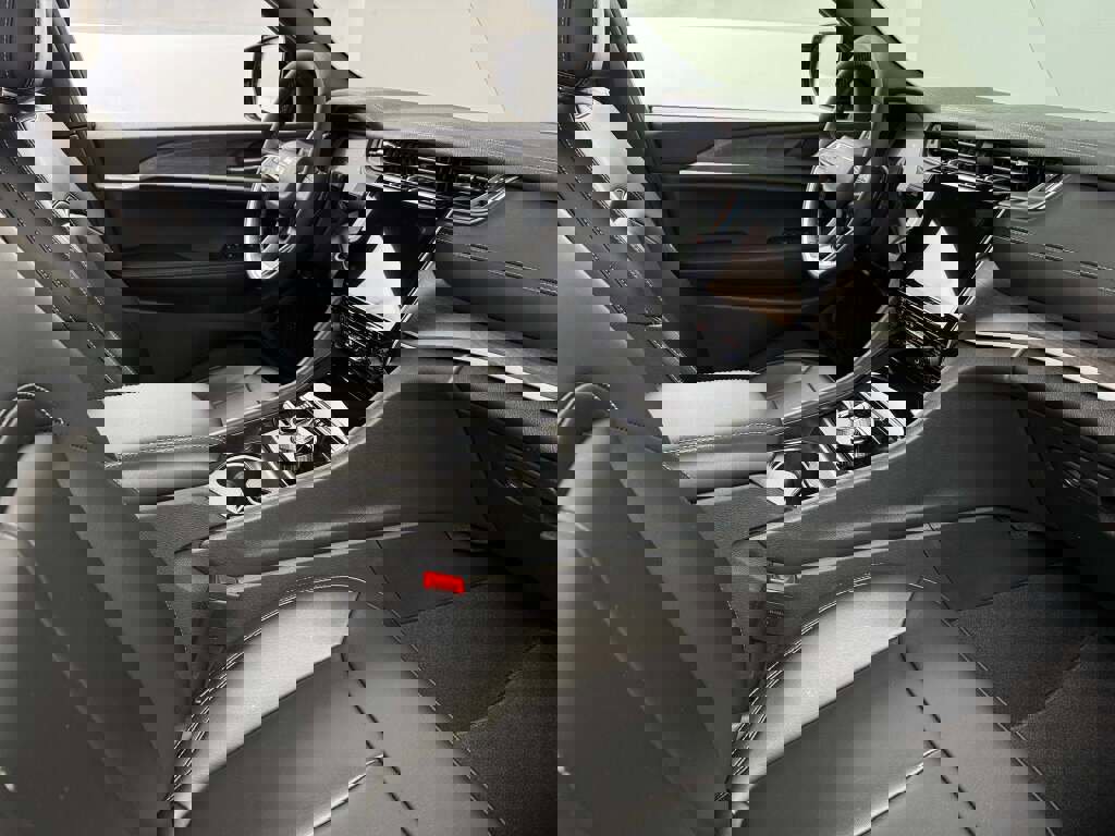 New 2025 Jeep Grand Cherokee Limited w/ Black Appearance Package image 24