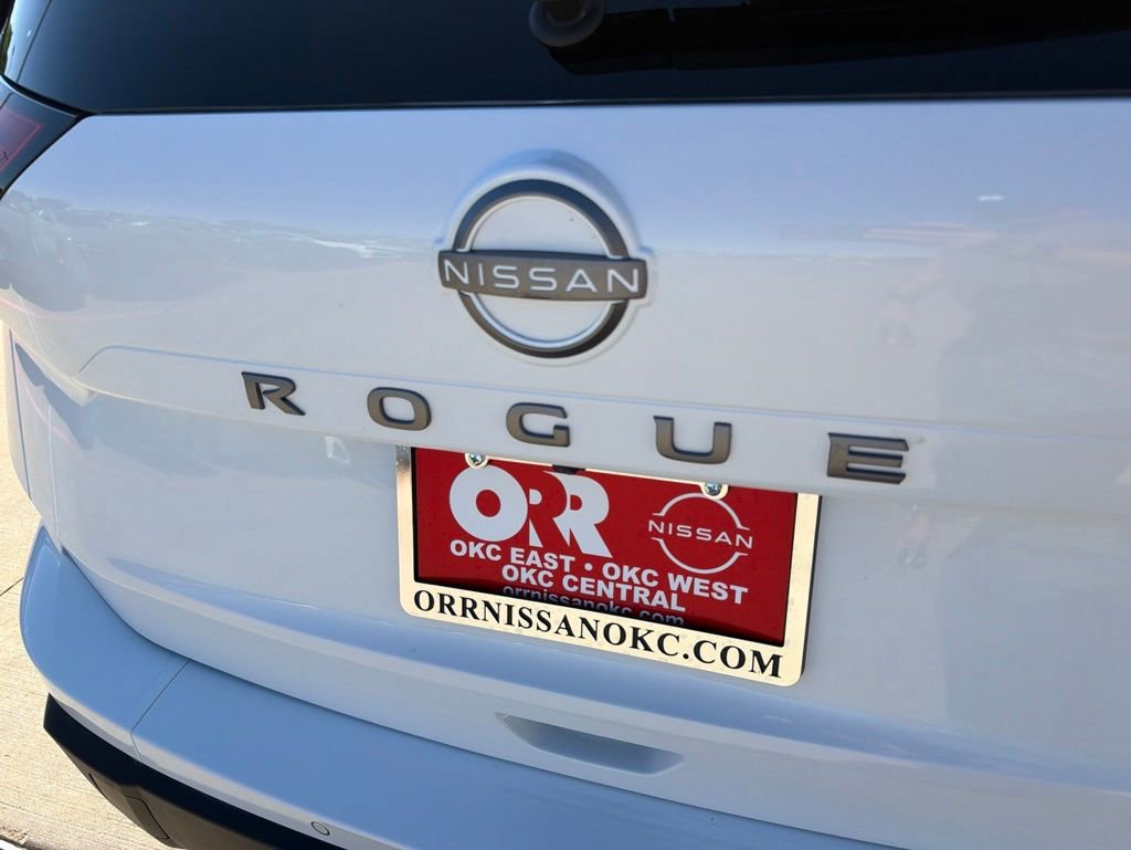 Used 2026 Nissan Rogue SV AWD/4WD image 10