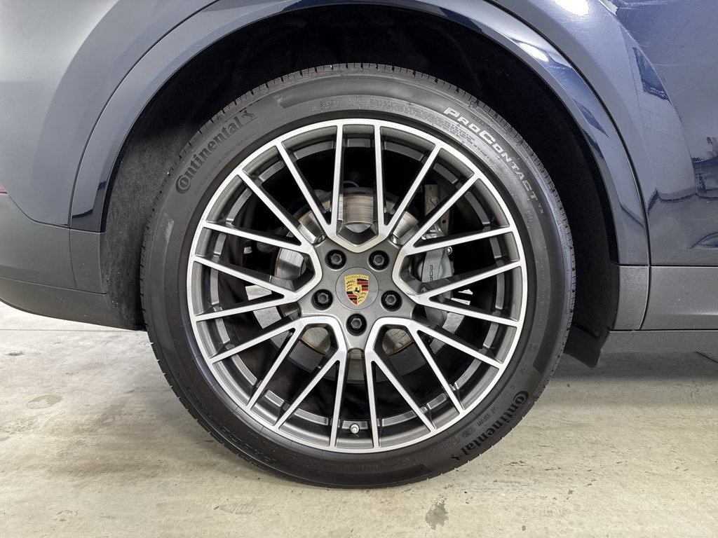 Certified 2023 Porsche Cayenne S Platinum AWD/4WD image 16