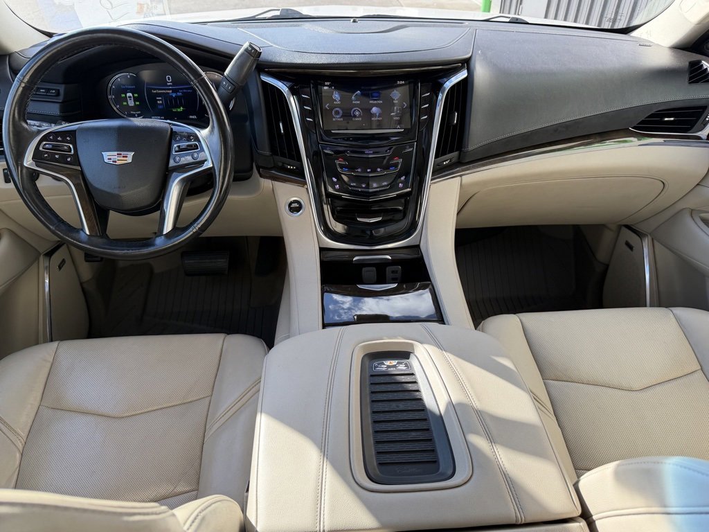 Used 2018 Cadillac Escalade Luxury image 13