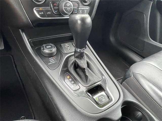 Used 2023 Jeep Cherokee Altitude Lux image 17