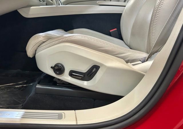 Used 2018 Volvo XC60 T8 Inscription image 28