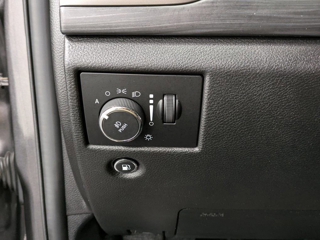 Used 2021 Jeep Grand Cherokee Laredo image 22