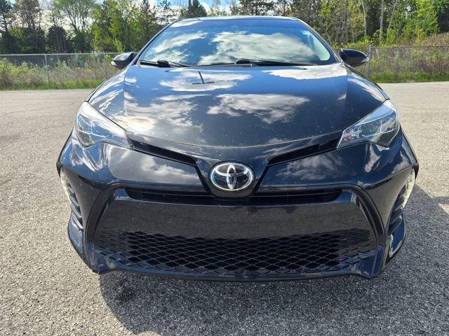 Used 2017 Toyota Corolla SE w/ SE Premium Package FWD image 8
