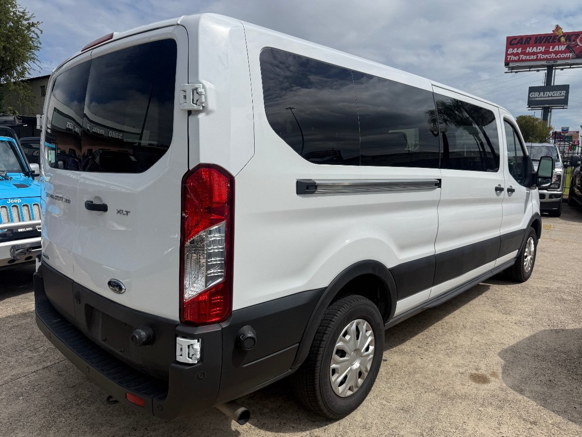 Used 2024 Ford Transit 350 XLT RWD image 4