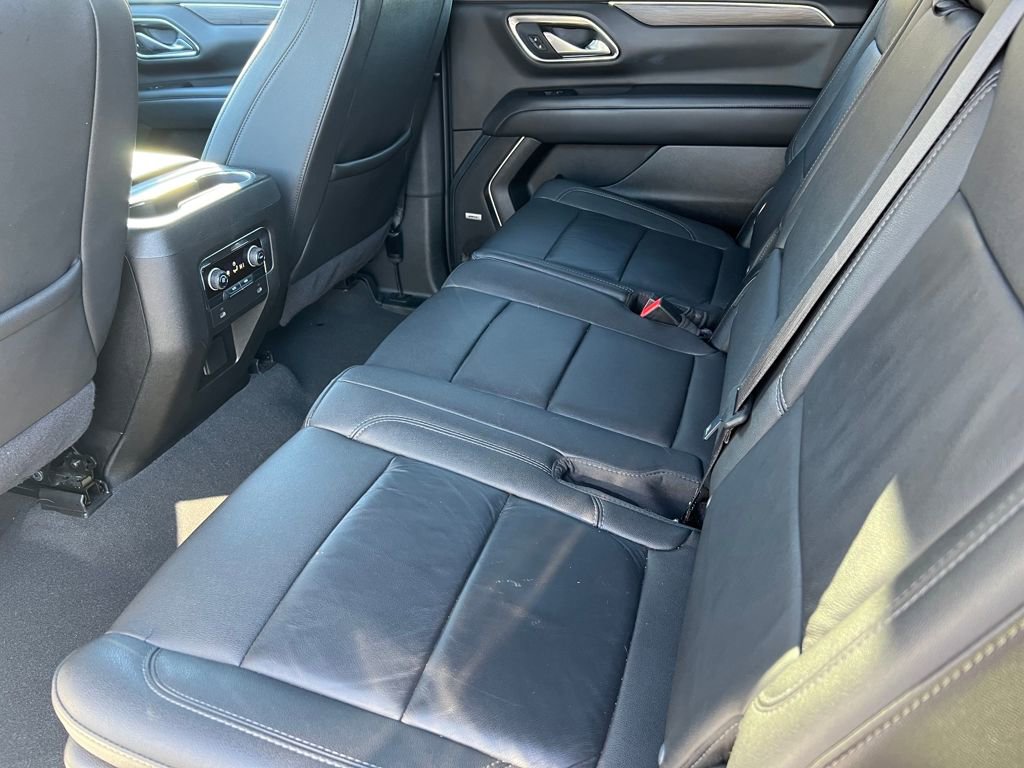 Used 2024 Chevrolet Suburban LT image 11