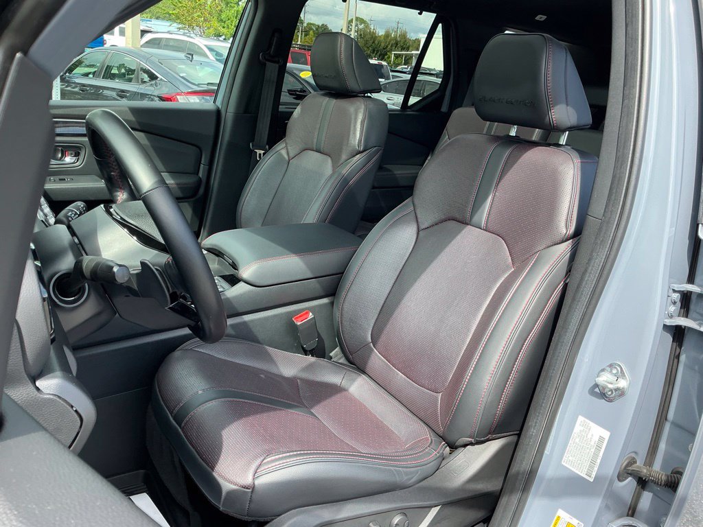 Certified 2025 Honda Pilot Black Edition image 34
