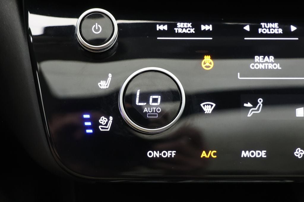 Used 2023 INFINITI QX60 Luxe w/ Performance Audio Package AWD/4WD image 24
