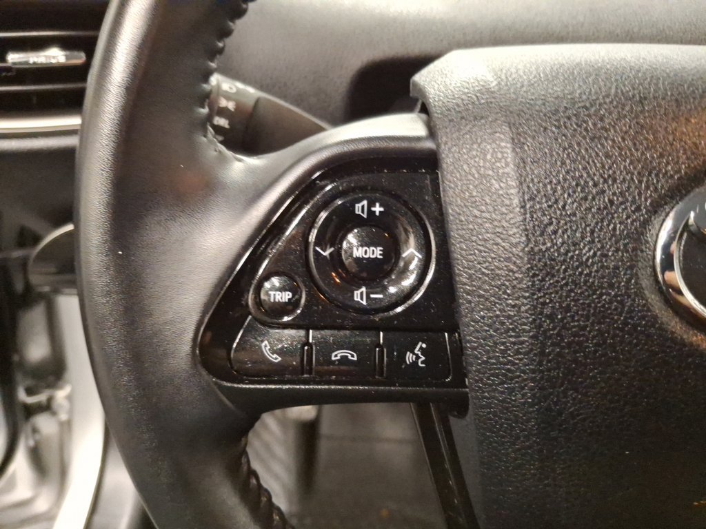 Used 2022 Toyota Prius Prime LE FWD image 19