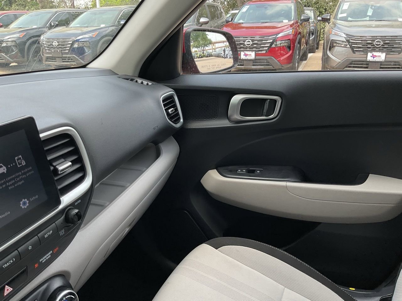 Used 2025 Hyundai Venue SEL image 37