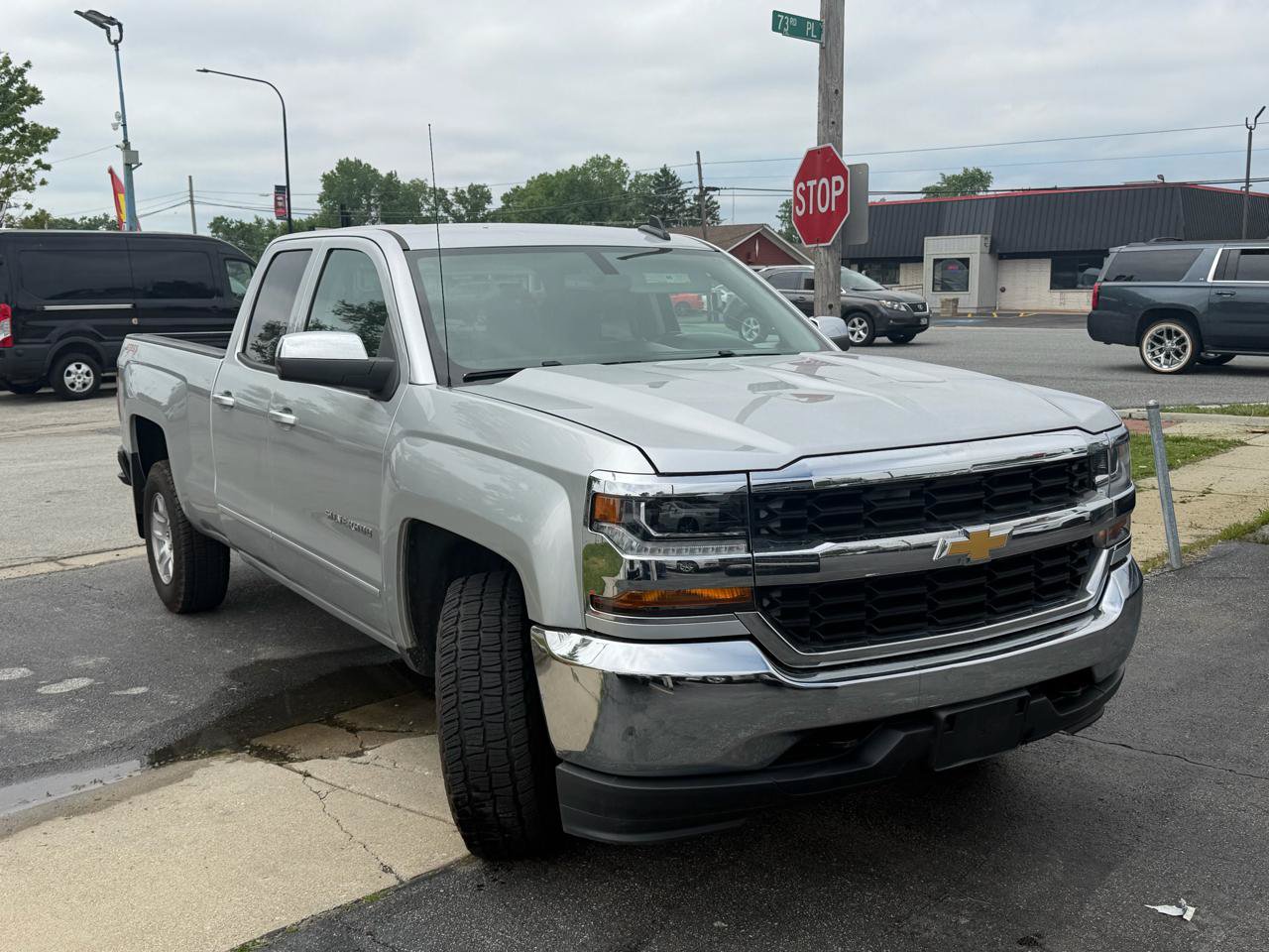 Used 2019 Chevrolet Silverado 1500 LT AWD/4WD image 3