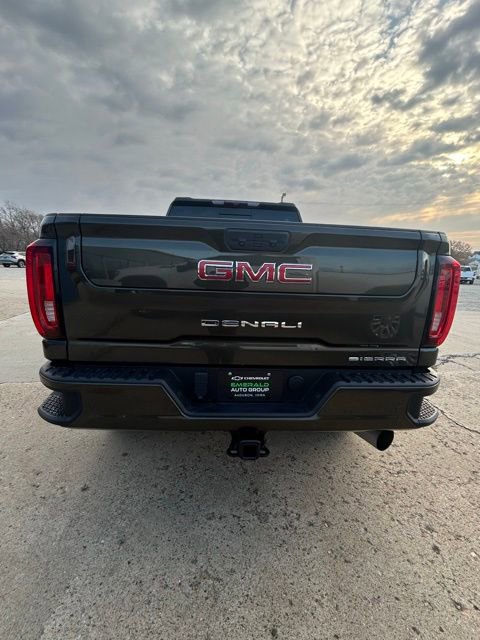 Used 2022 GMC Sierra 3500 Denali image 2
