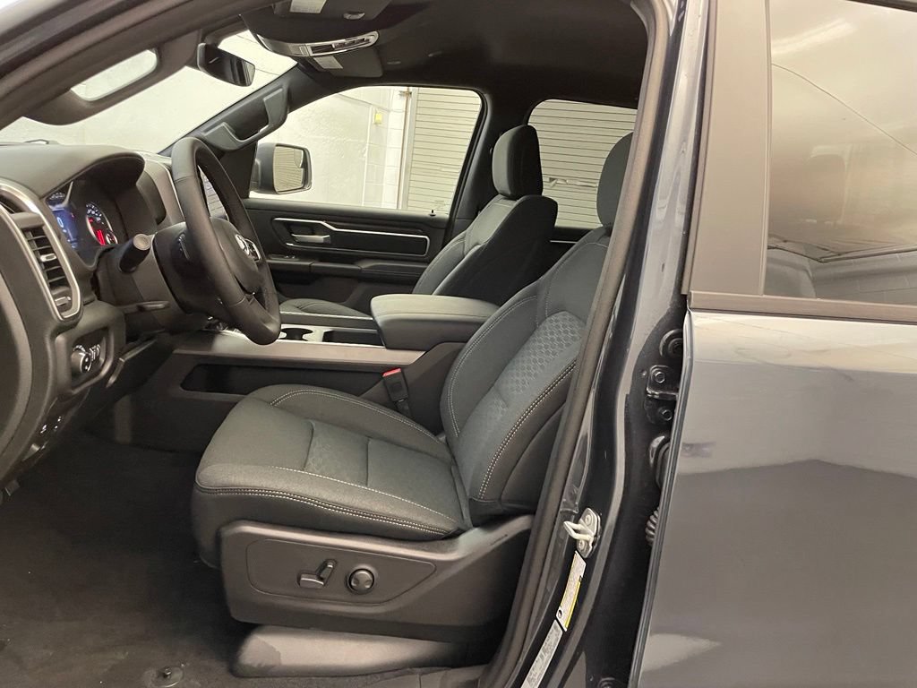 New 2026 RAM 1500 Big Horn AWD/4WD image 18