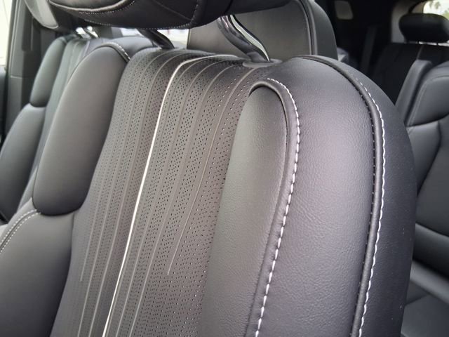 New 2026 Cadillac Vistiq Sport w/ LPO, Floor Liner Package AWD/4WD image 20