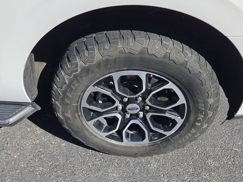 Used 2022 Ford Expedition XLT RWD image 19
