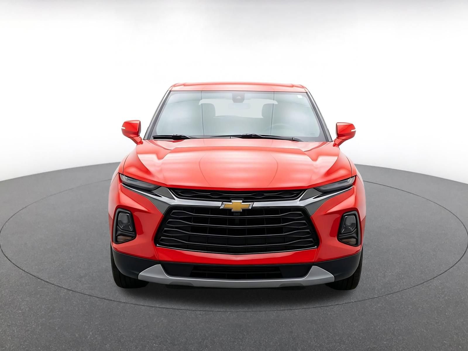 Used 2026 Chevrolet Blazer LT FWD image 2