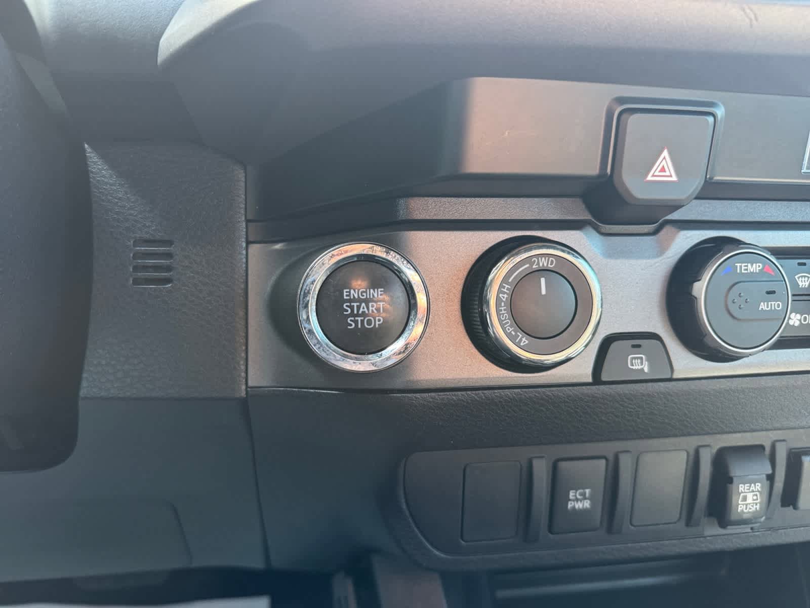 Used 2022 Toyota Tacoma TRD Off-Road AWD/4WD image 5
