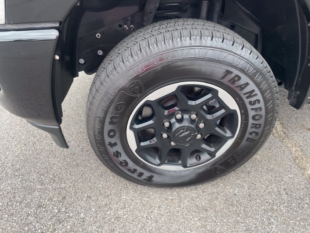 Used 2025 RAM 3500 Laramie AWD/4WD image 31