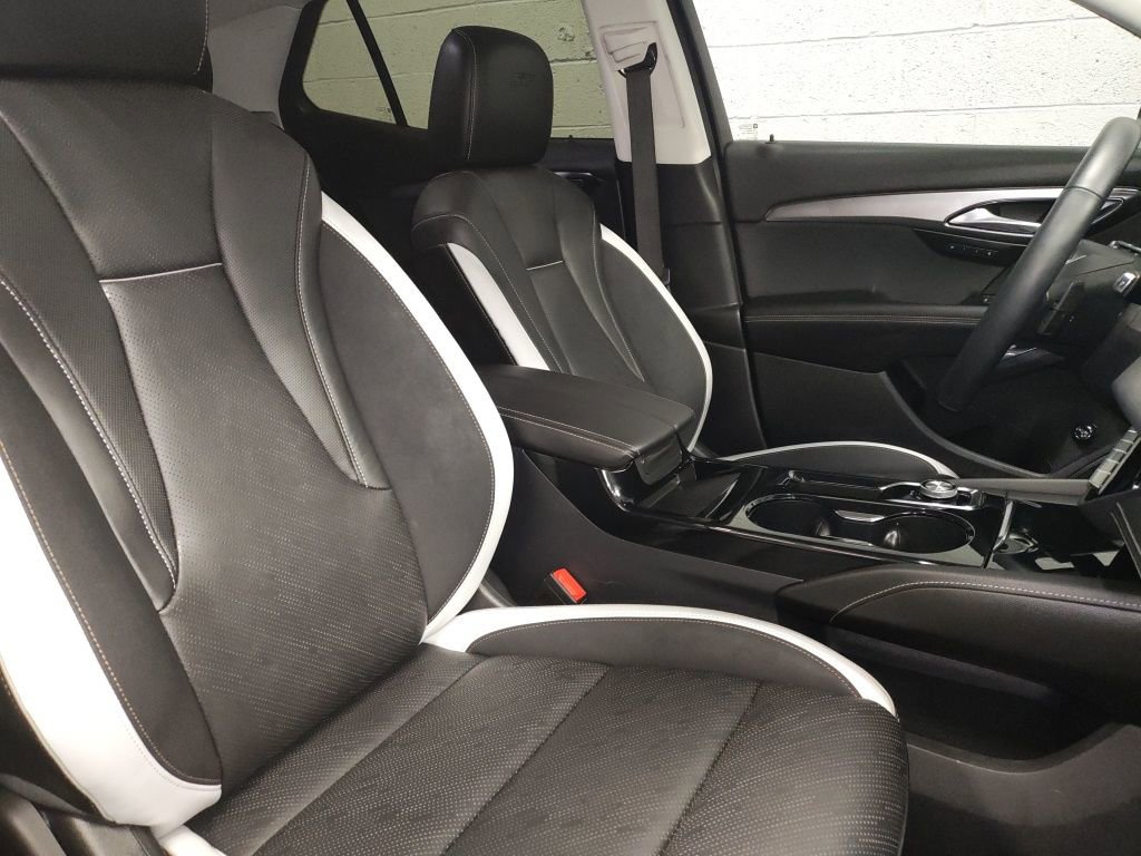 Used 2024 Buick Envision Sport Touring image 9