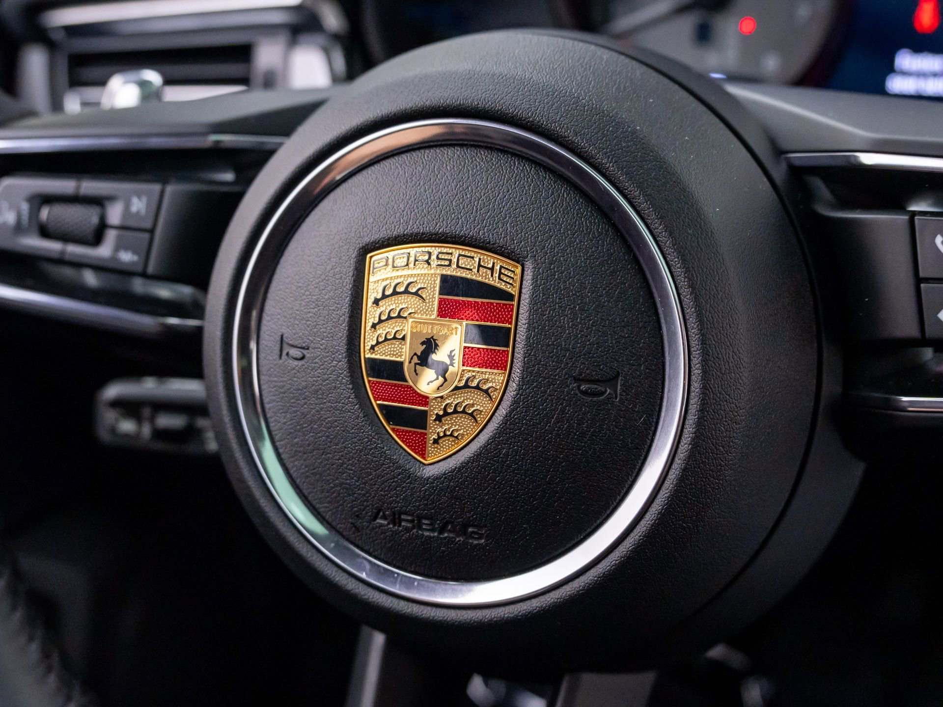 Certified 2023 Porsche Macan S AWD/4WD image 21