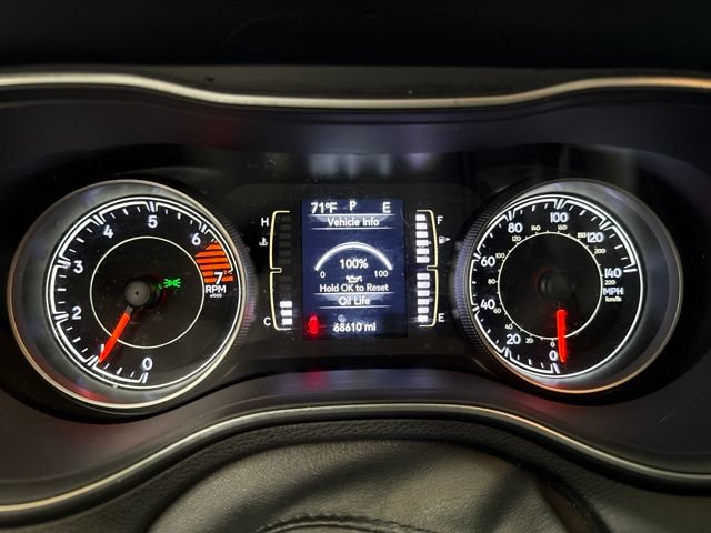 Used 2020 Jeep Cherokee Latitude Plus AWD/4WD image 34