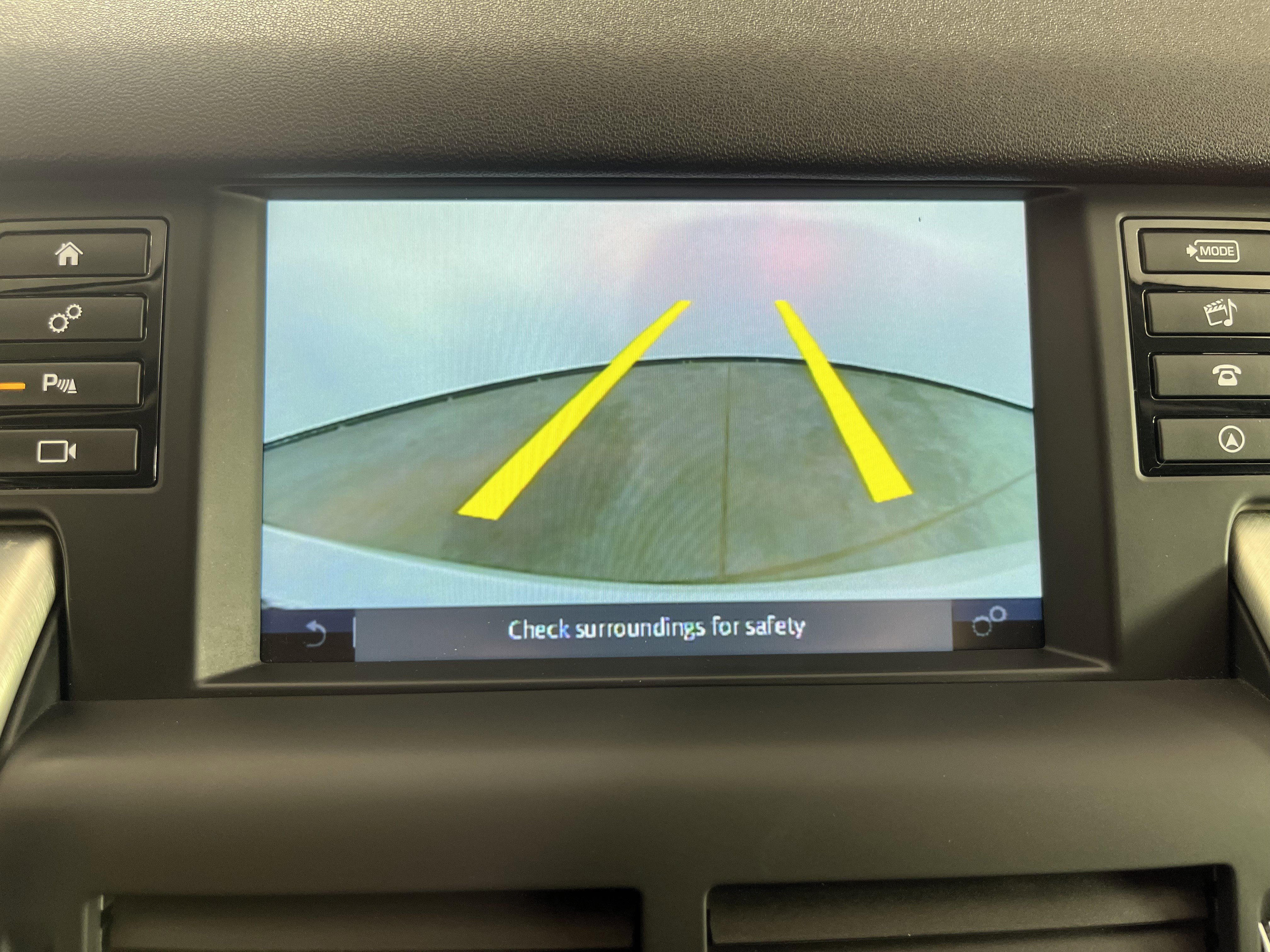 Used 2019 Land Rover Discovery Sport HSE image 29