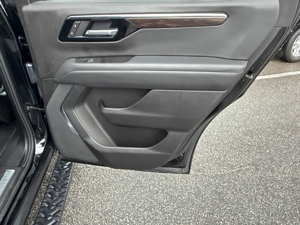 Certified 2025 Chevrolet Tahoe Z71 image 16