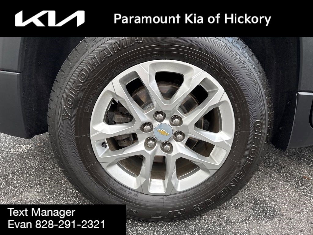 Used 2021 Chevrolet Traverse LT image 9