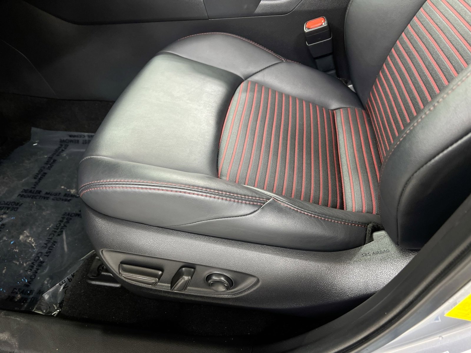 Used 2022 Toyota RAV4 XSE image 18