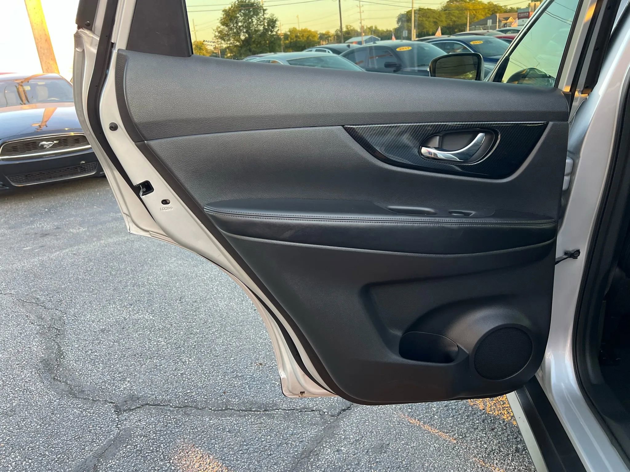 Used 2020 Nissan Rogue SL image 24