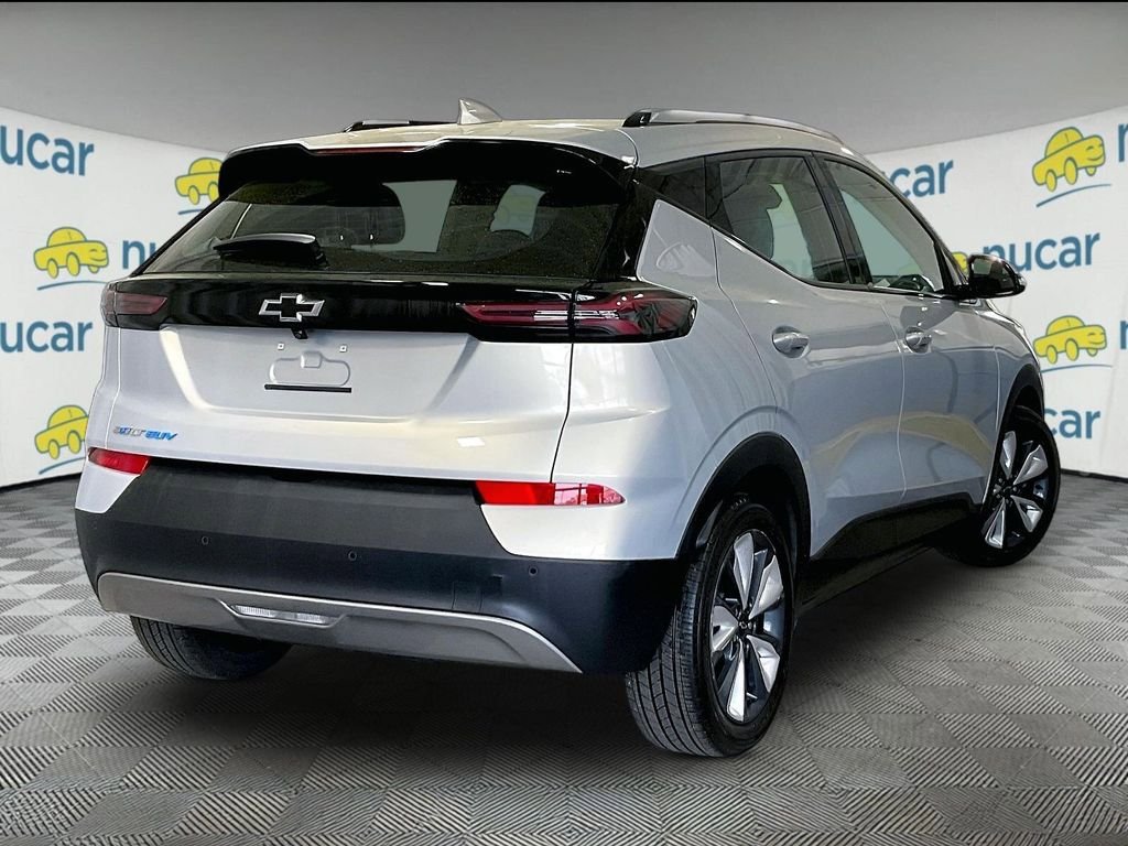 Used 2023 Chevrolet Bolt EUV LT w/ Convenience Package FWD image 6