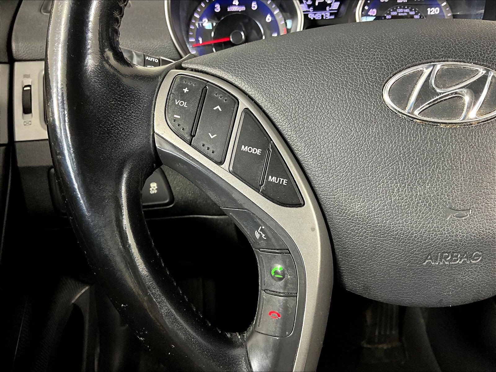 Used 2015 Hyundai Elantra SE w/ Option Group 03 FWD image 10
