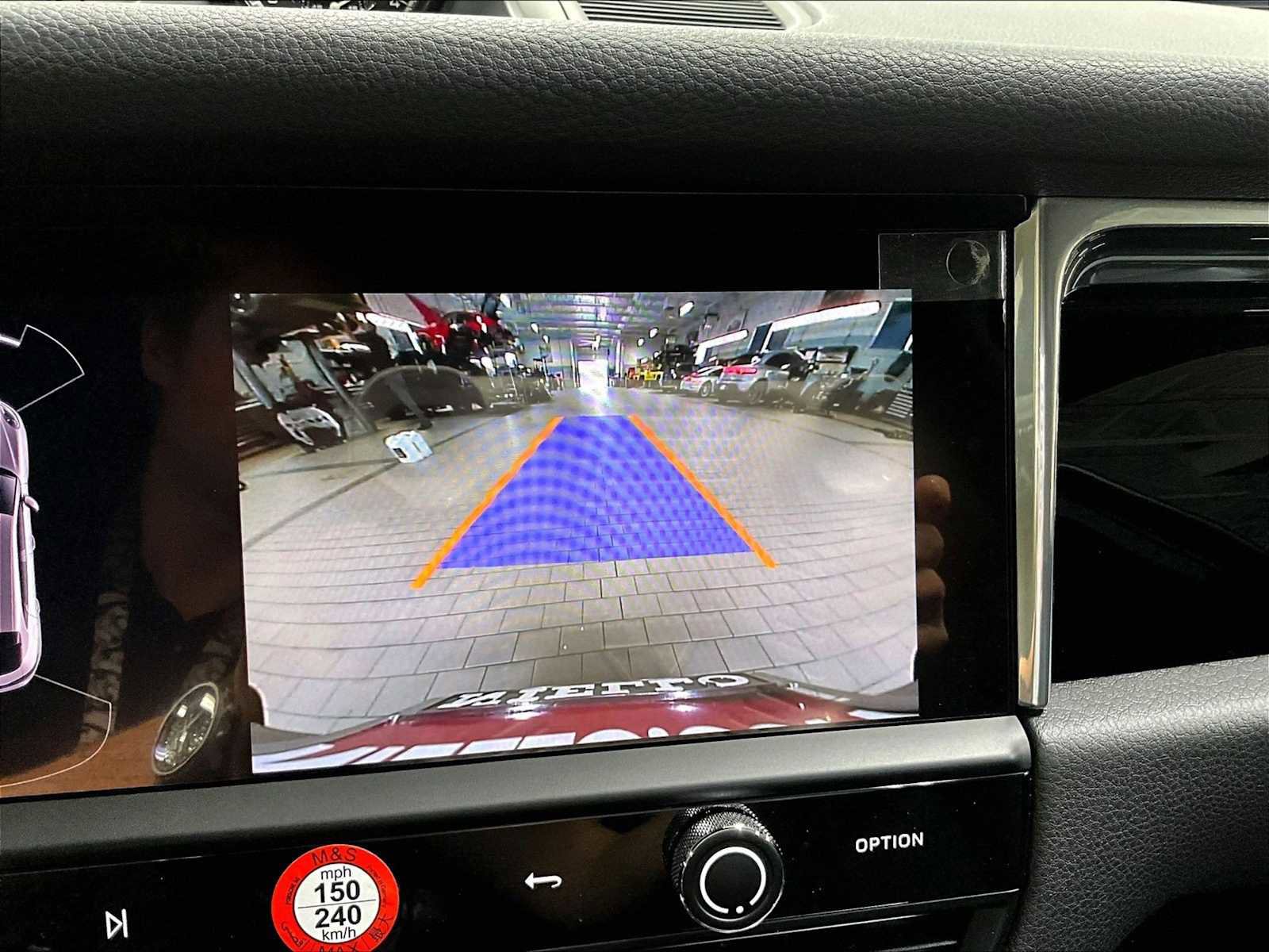 Used 2025 Porsche Macan image 21