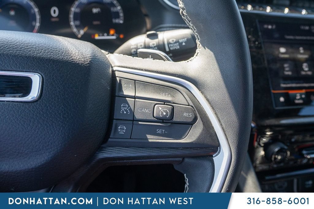 Used 2023 Jeep Grand Cherokee L Laredo AWD/4WD image 12
