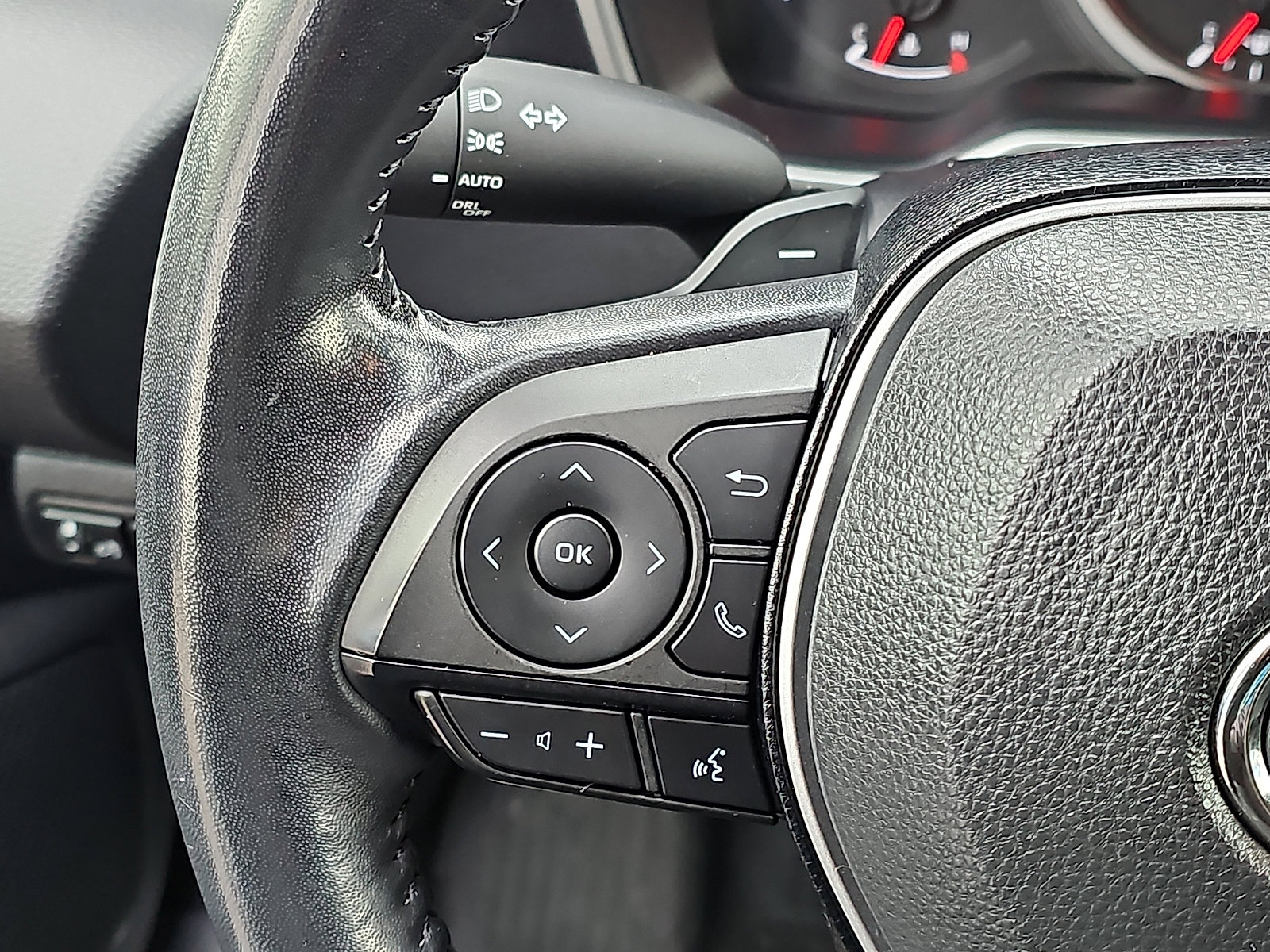 Used 2020 Toyota Corolla SE w/ SE Preferred Package image 20