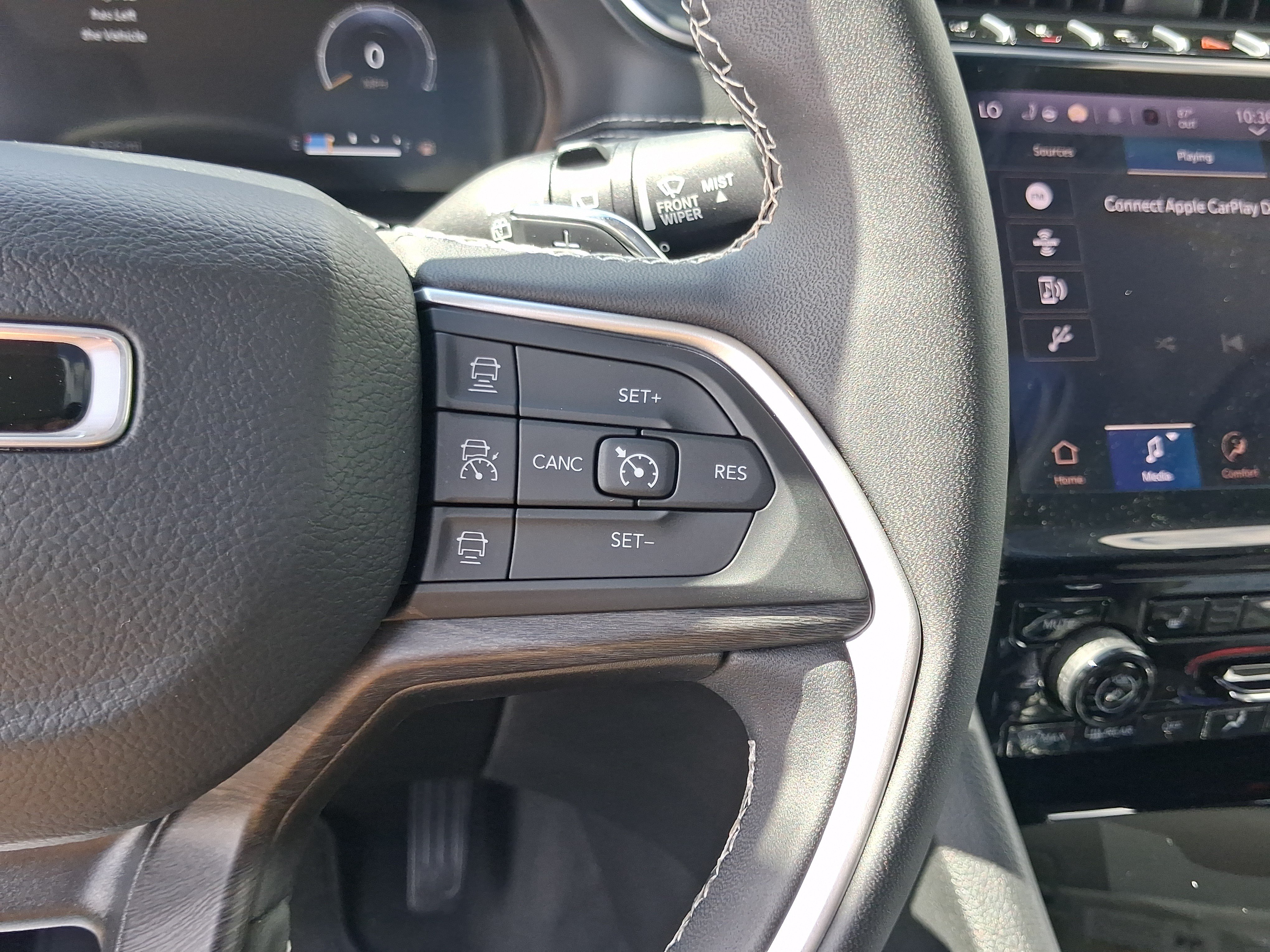 Used 2024 Jeep Grand Cherokee L Limited w/ Black Appearance Package AWD/4WD image 19