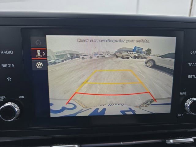 Used 2023 Kia Carnival LX image 36