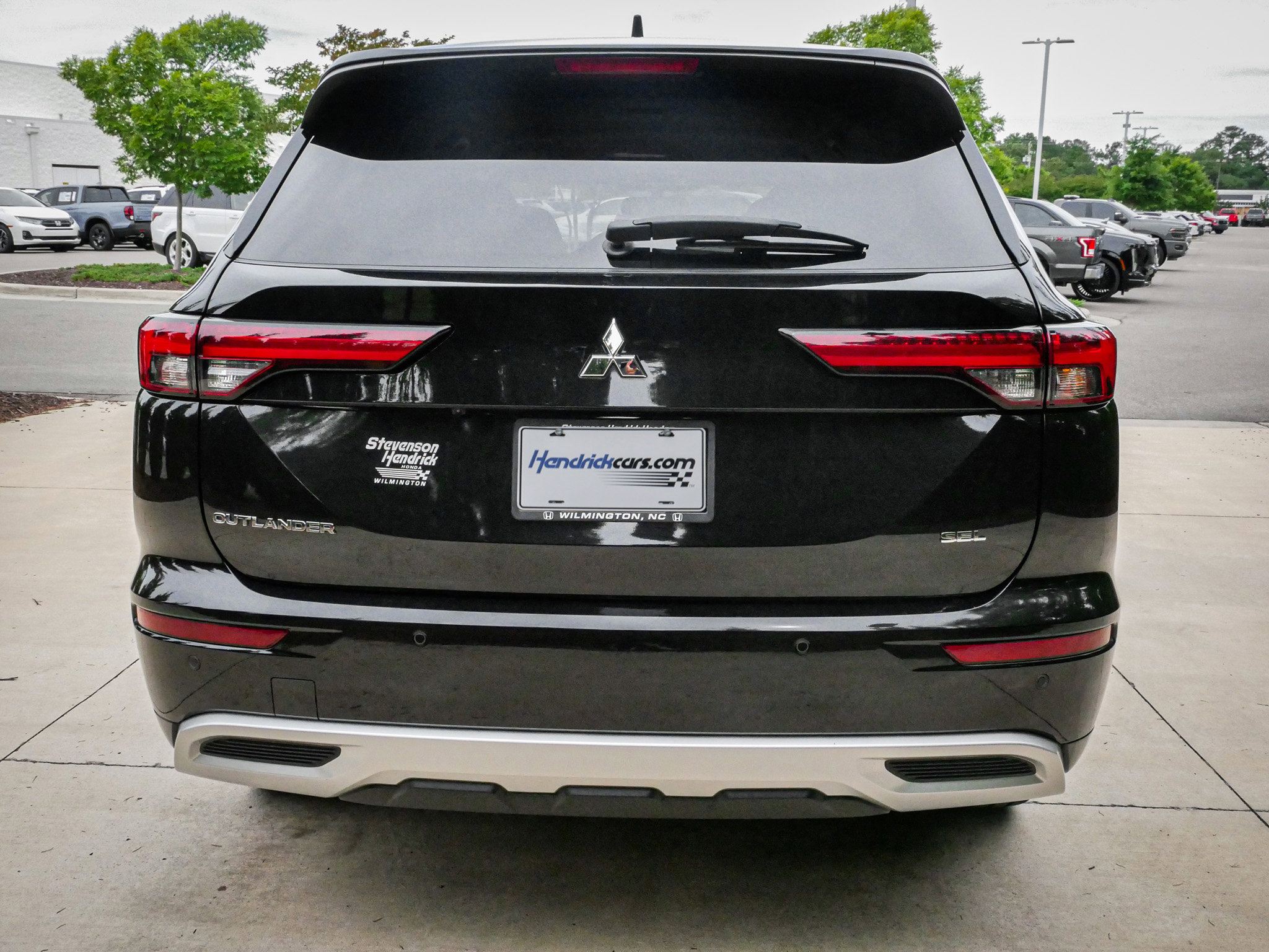 Used 2023 Mitsubishi Outlander SEL FWD image 9
