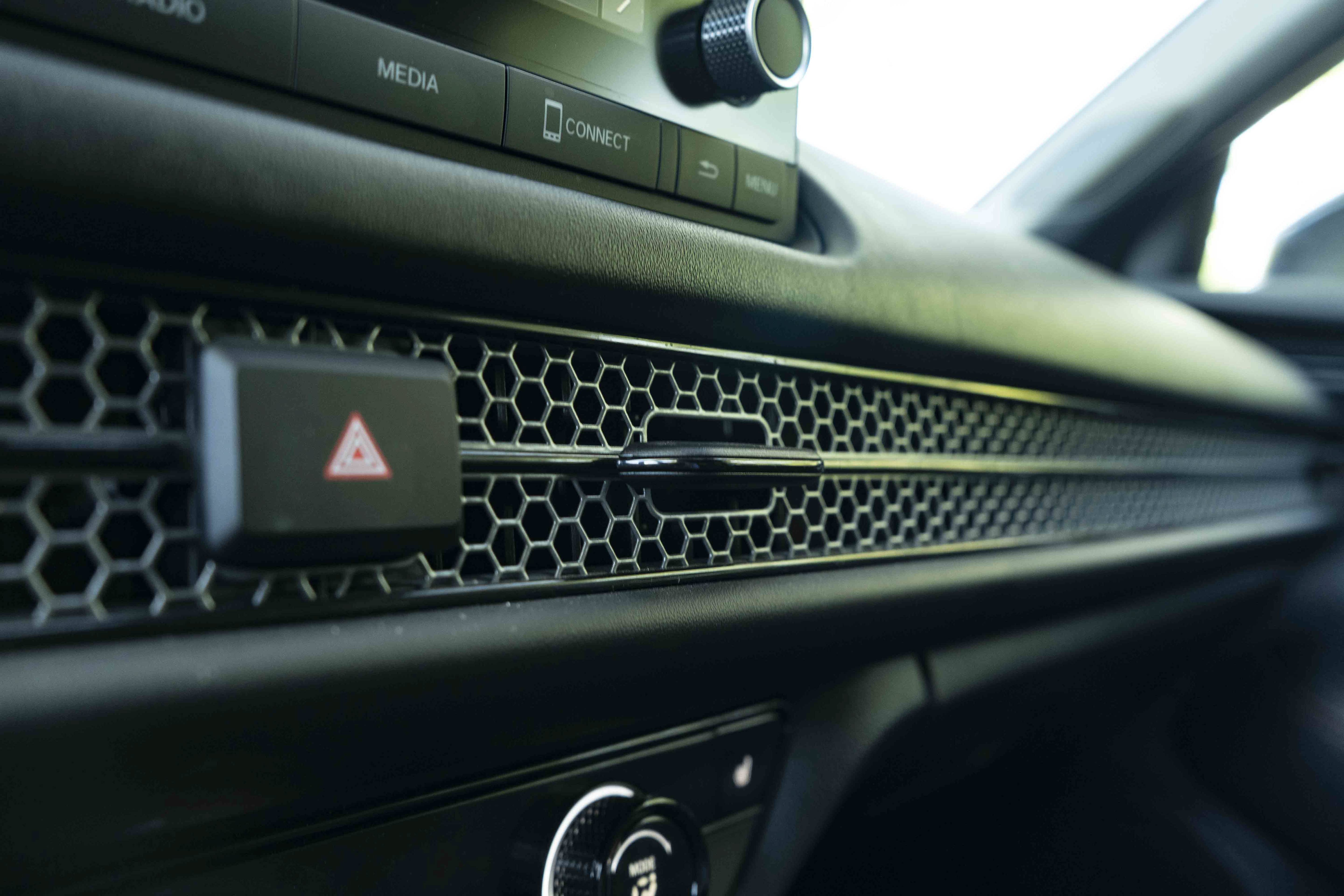 Certified 2025 Honda HR-V Sport image 33