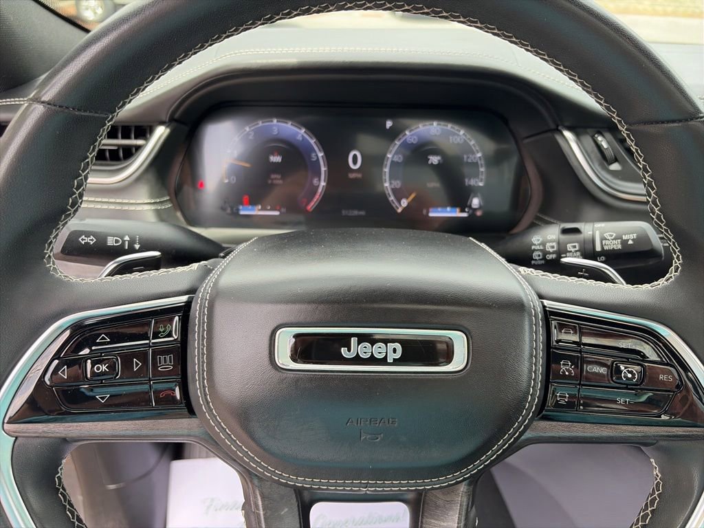 Used 2023 Jeep Grand Cherokee Overland AWD/4WD image 27