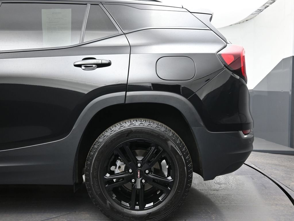 Used 2022 GMC Terrain AT4 w/ Infotainment Package II image 9