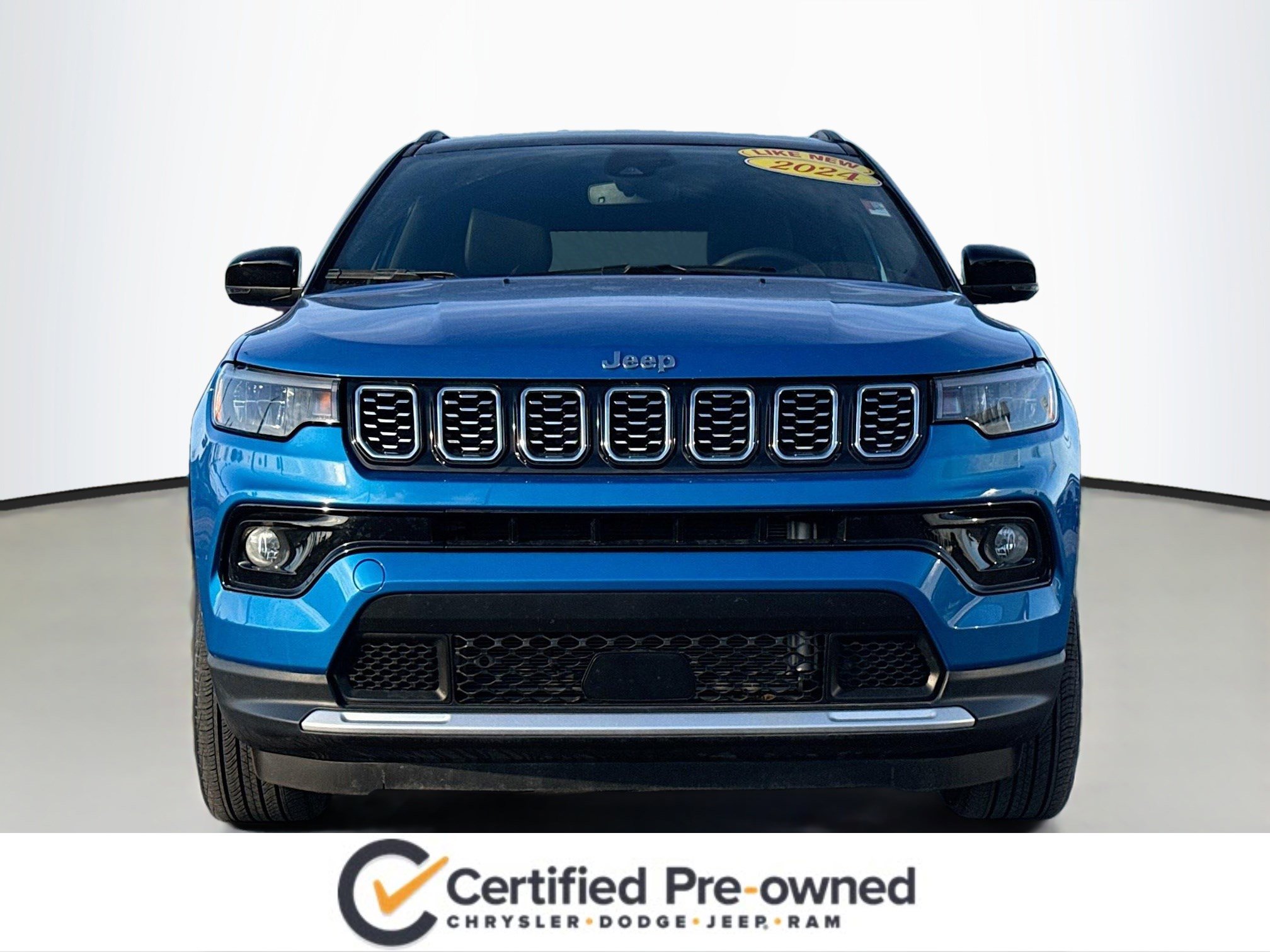 Used 2025 Jeep Compass Limited image 17